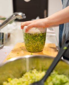 Essential Tools for a Small Kitchen: Maximize Space and Efficiency